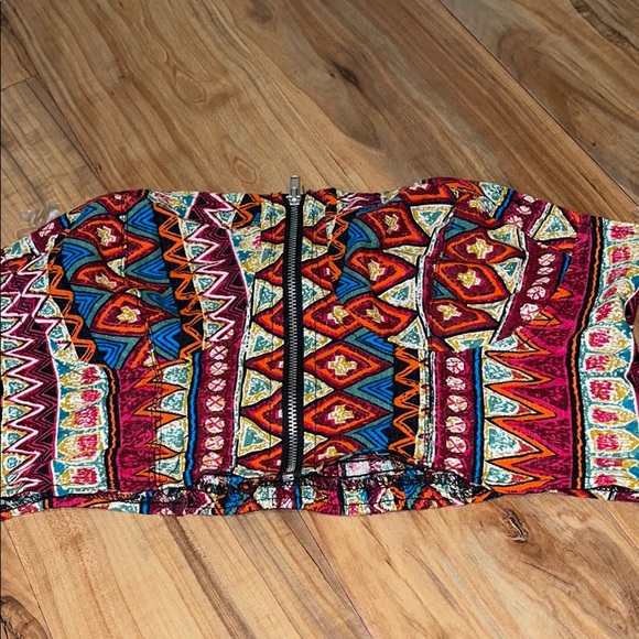 Crop Top - Picture 2 of 3